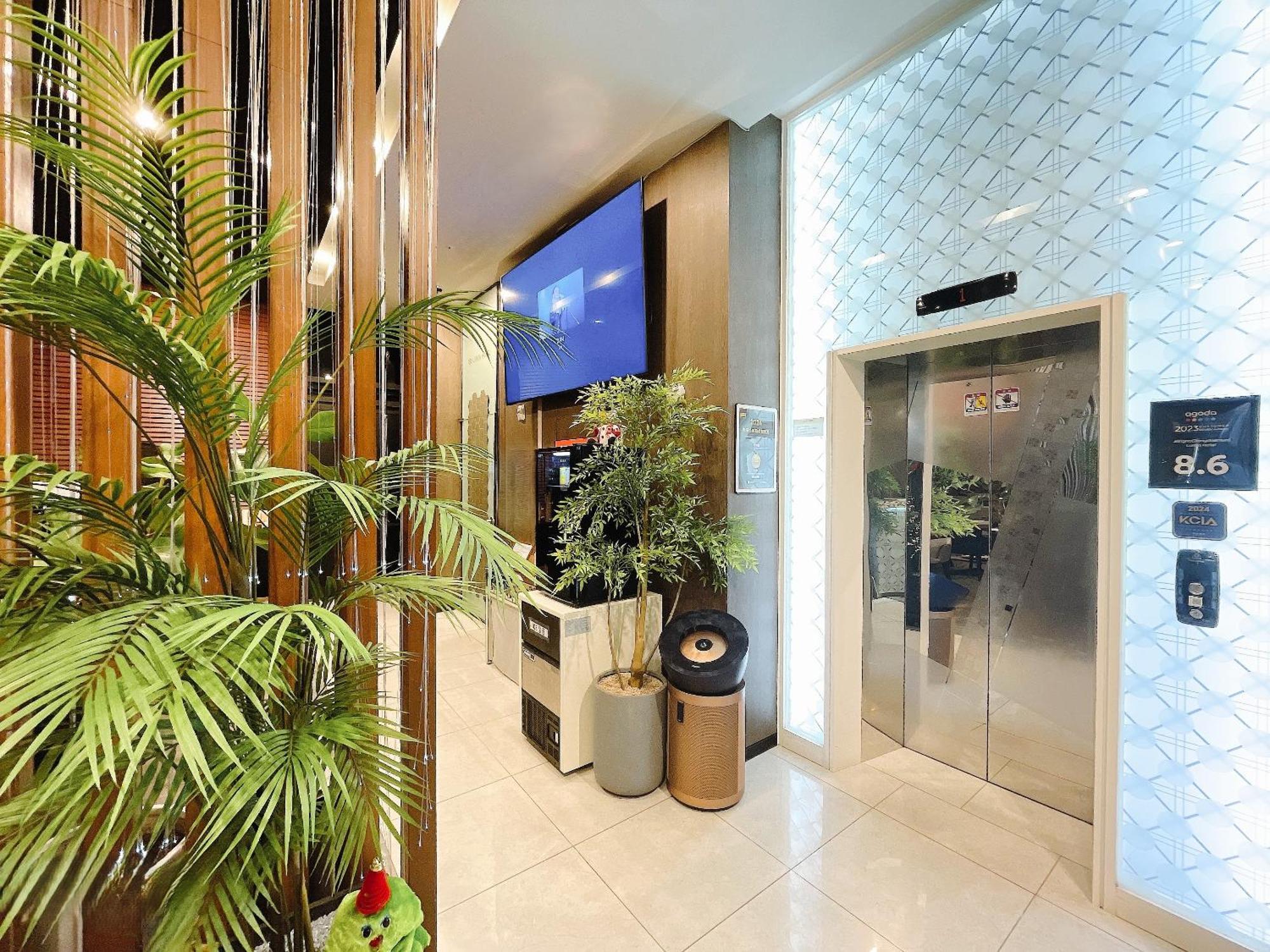 Jongno Lumia Tourist Hotel Seoul Exterior photo